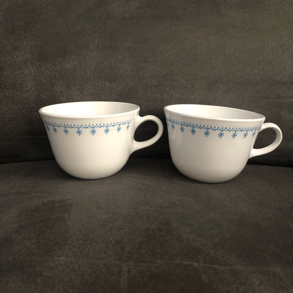 Corelle Snowflake Garland Coffee Cups Mugs Set of Two White Blue